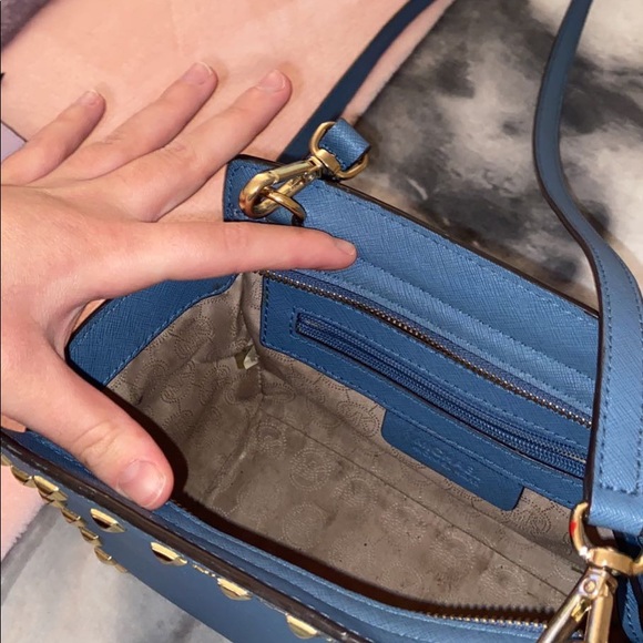 Michael Kors navy blue purse - Picture 4 of 4